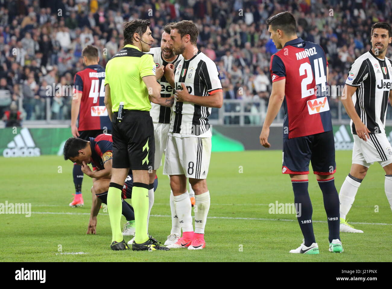Turin, Italy. 23rd Apr, 2017. Claudio Marchisio (Juventus FC) during the Serie A football match Turin, Italy. 23rd Apr, 2017. Claudio Marchisio (Juventus FC) during the Serie A football match