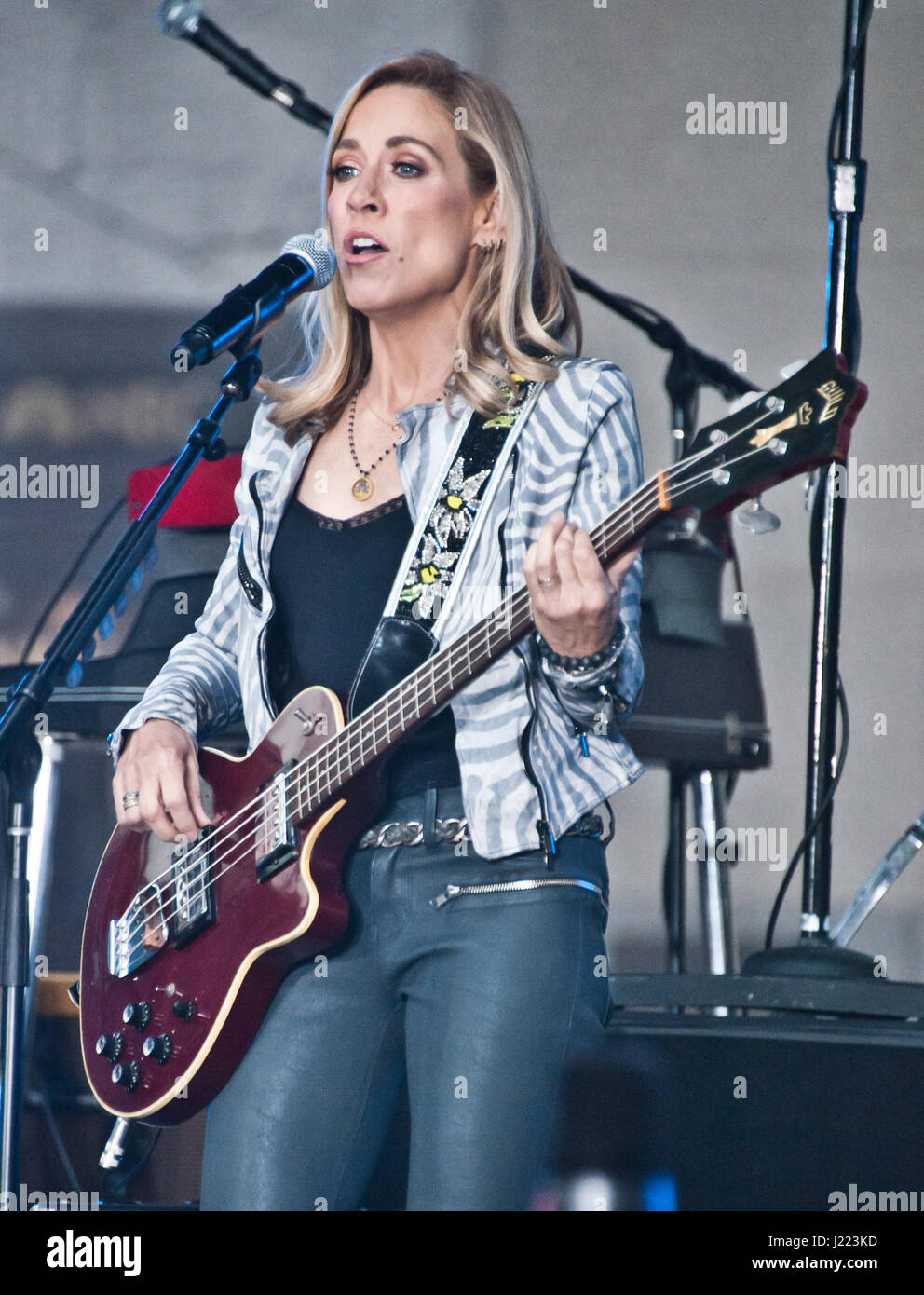 New York, NY, USA. 19th April, 2017. Sheryl Crow Performs on NBC's 'Today' Show at Rockefeller Plaza. Stock Photo