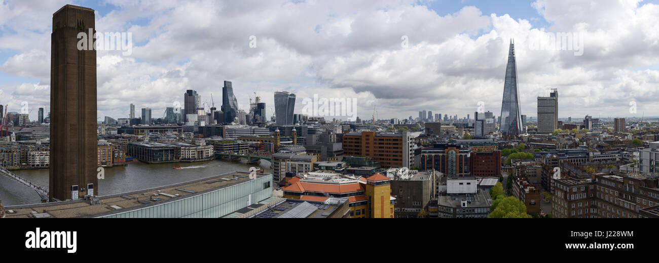 Modern city of london skyline hi-res stock photography and images - Alamy