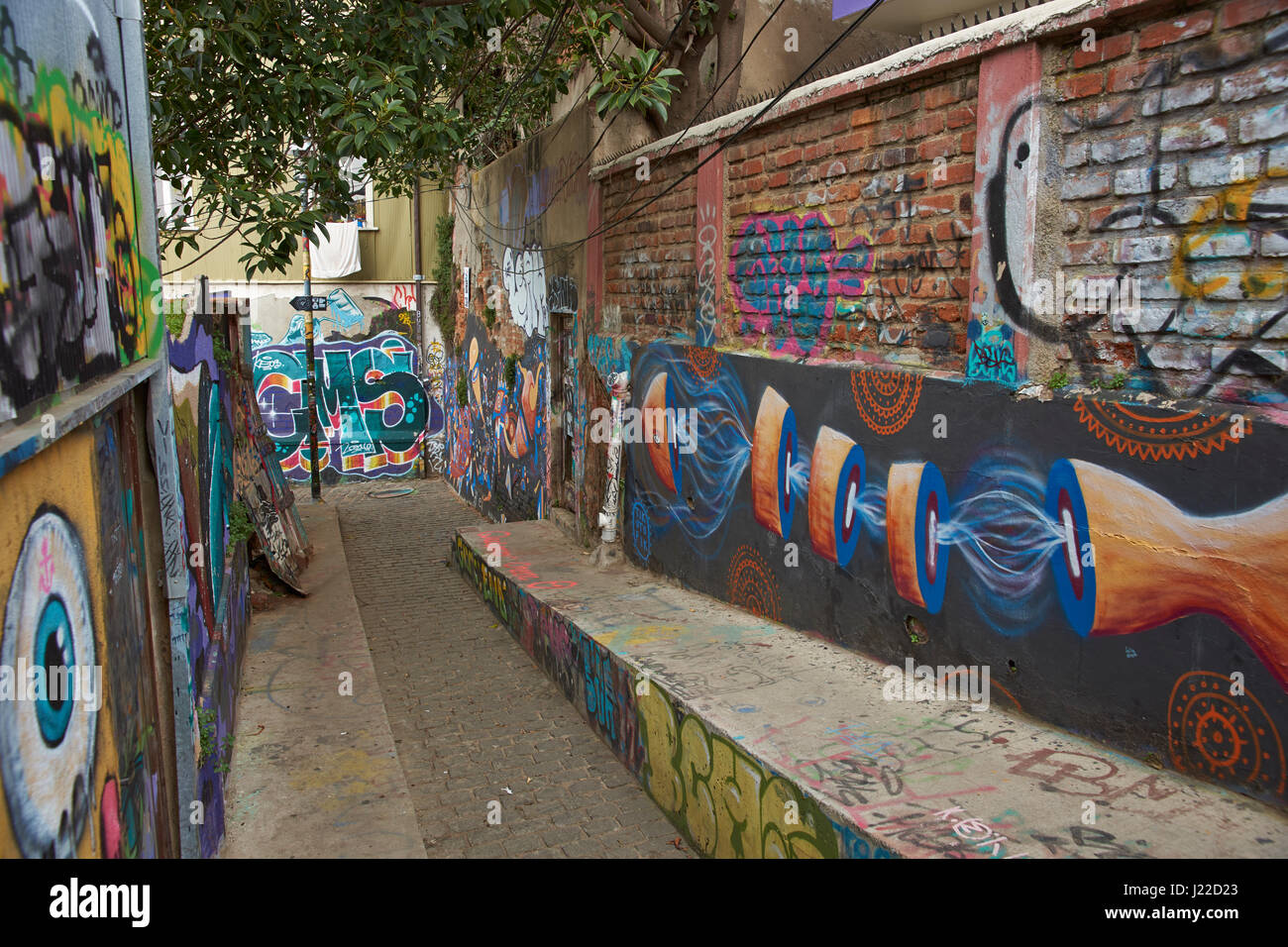 Colourful Alleyway Decorated With Murals And Urban Art In The Unesco World Heritage City Of Valparaiso On The Pacific Coast Of Chile Stock Photo Alamy