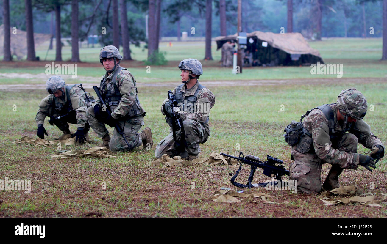 Soldiers from 124th infantry hi-res stock photography and images - Alamy