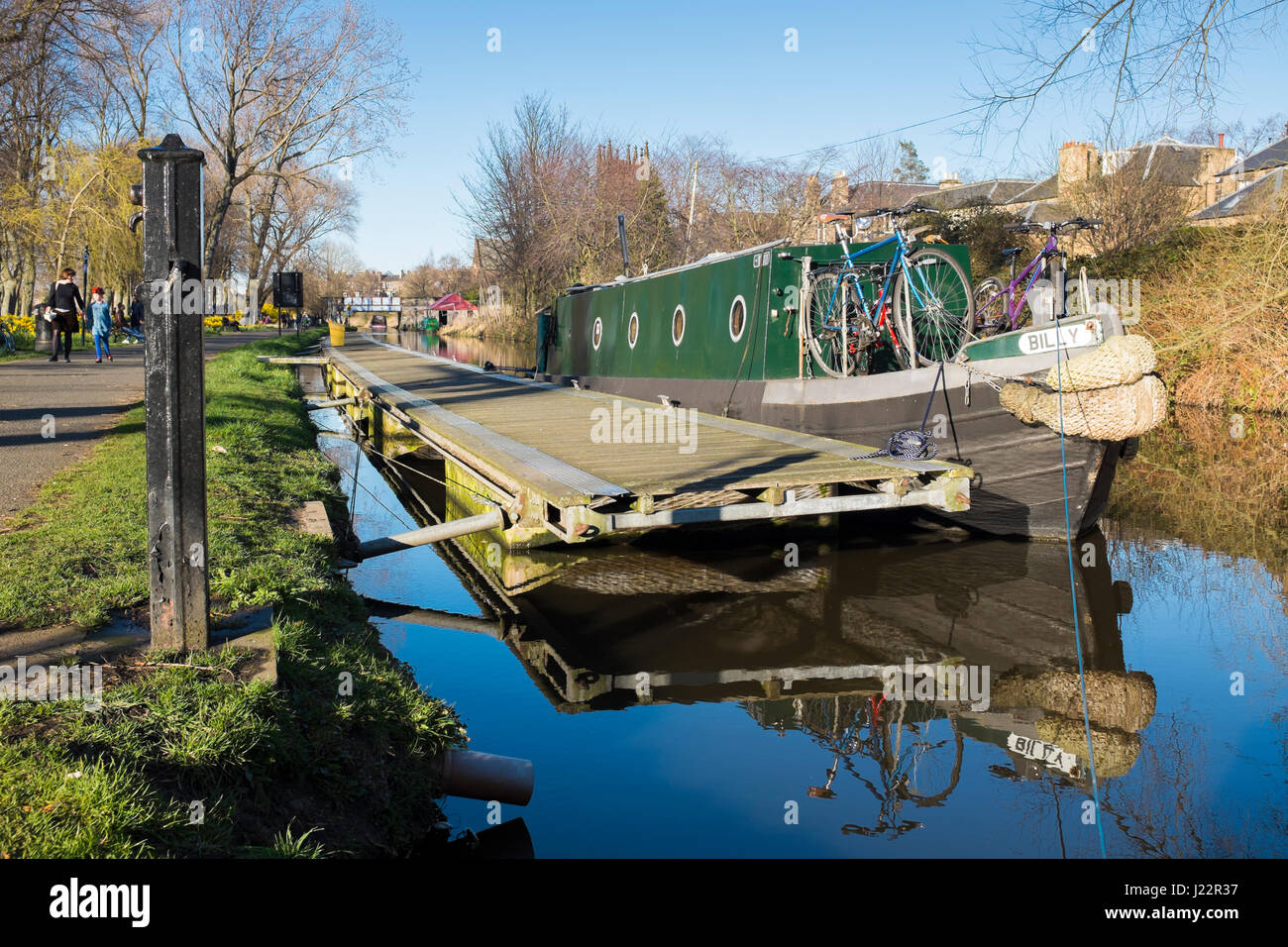 Canal barge boat mooring hi-res stock photography and images - Alamy