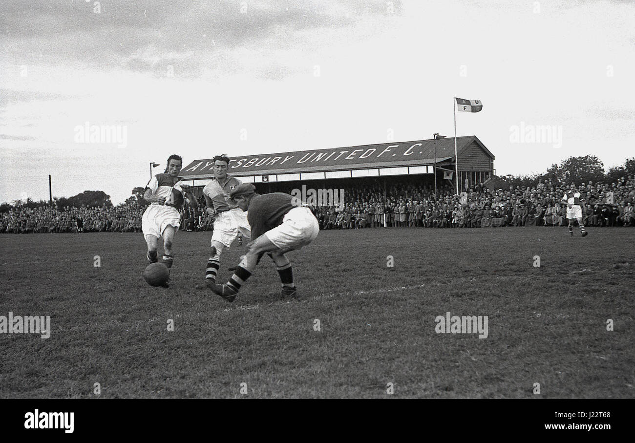 1950, England, a football match at Aylesbury United F.C, an amateur club formed in 1897. Stock Photo