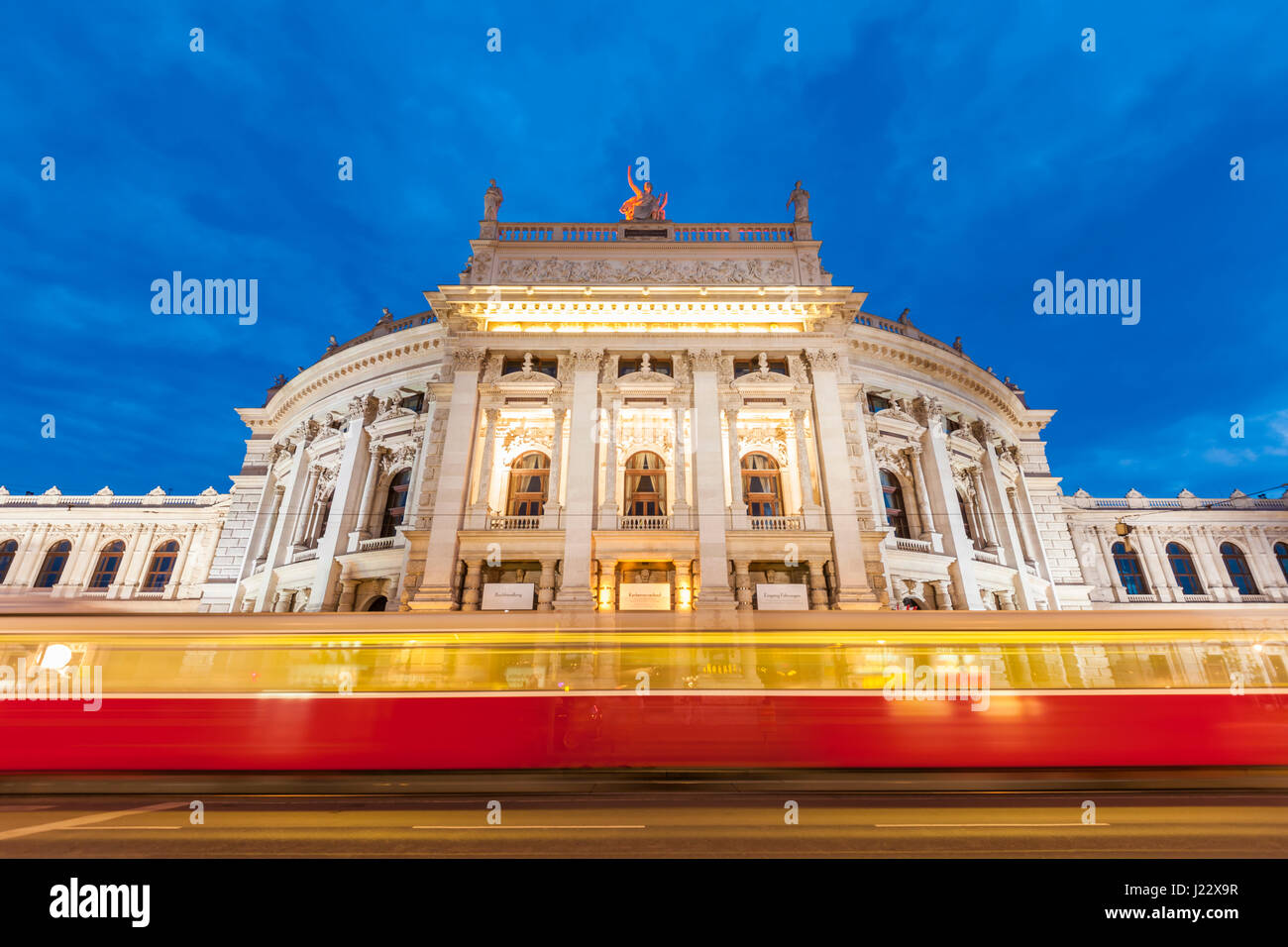 Österreich, Wien, Burgtheater, Ringstraße, Straßenbahn, Tram, Theater Stock Photo