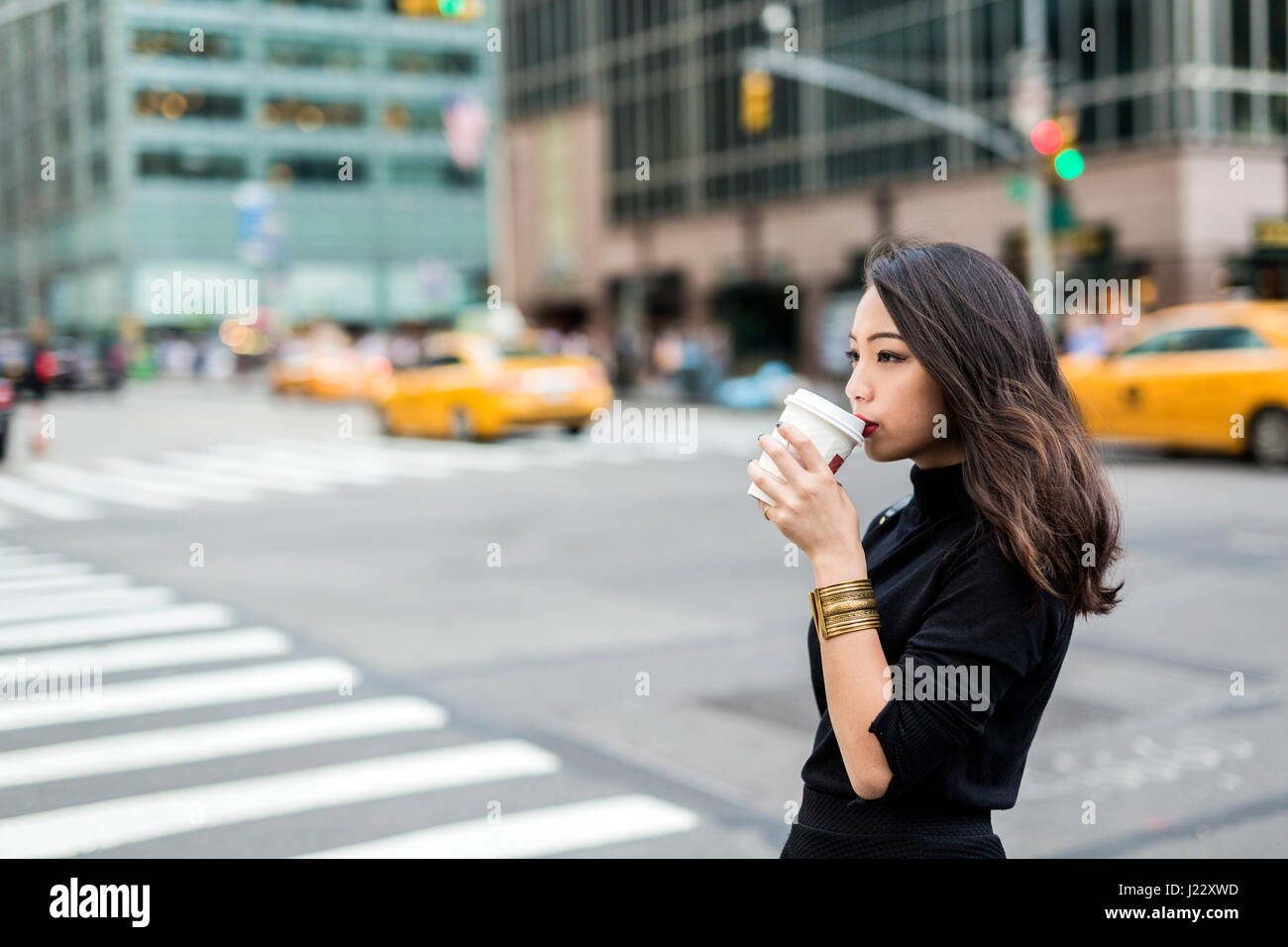 Outdoor drinking manhattan hires stock photography and images Alamy