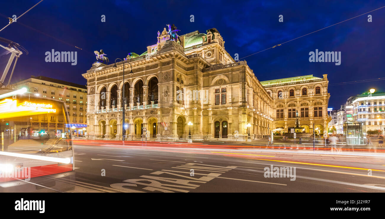 Österreich, Wien, Wiener Staatsoper, Ringstraße, Straßenbahn, Tram, Oper, Opernhaus Stock Photo