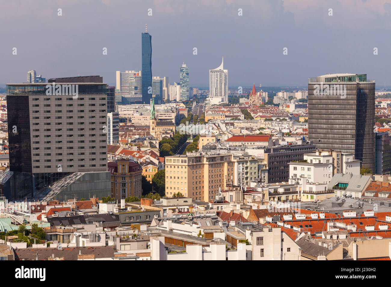 Österreich, Wien, Stadtzentrum, Bürogebäude, Blick zur Donau City, Stadtansicht, Skyline Stock Photo