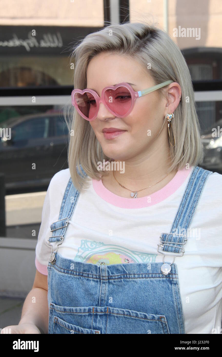 Roberi and Fraud sunglasses worn by Anne-Marie for her 2002 live  performance at Radio 1's Big Weekend 2019 | Spotern