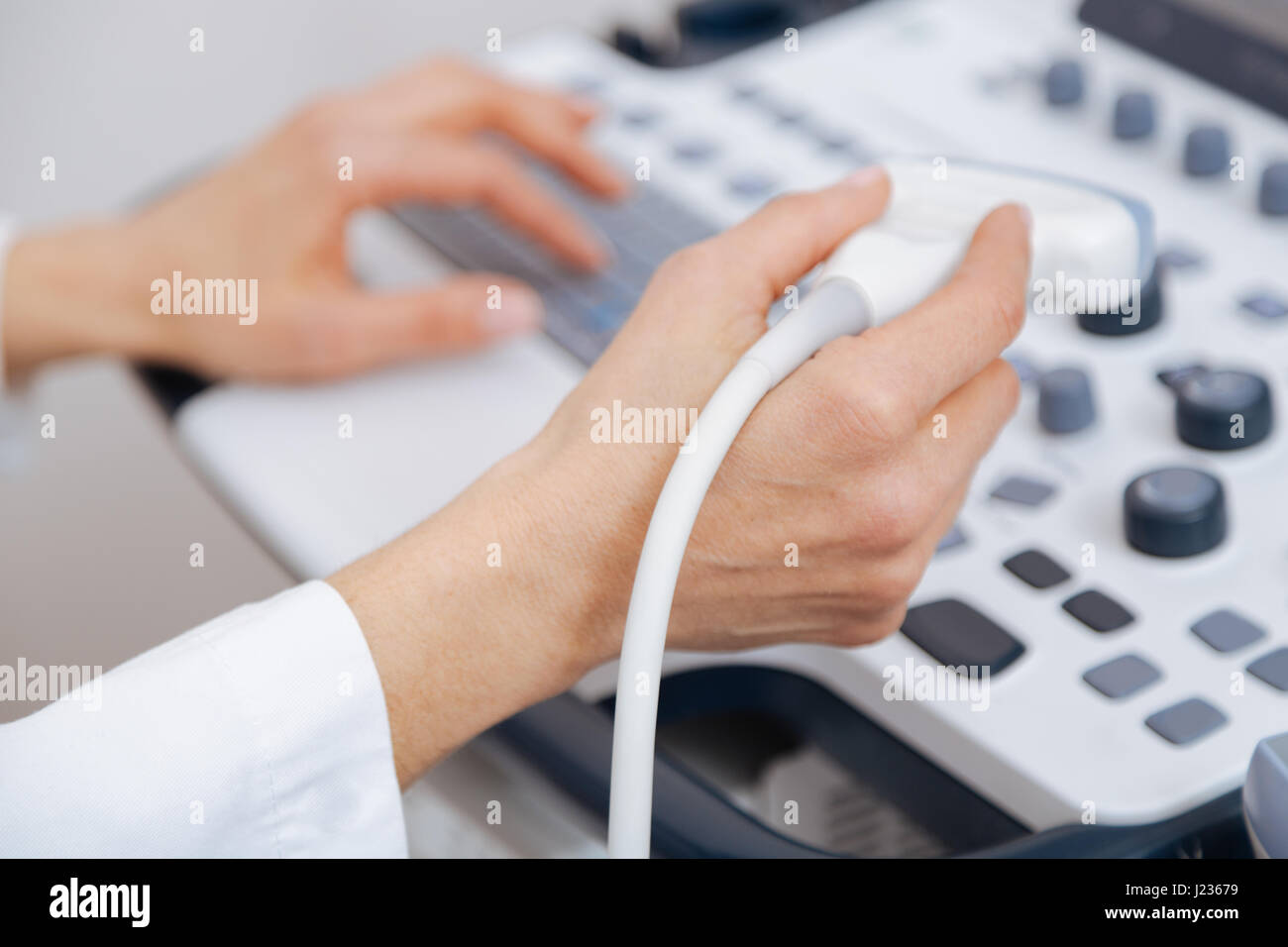 Ultrasound equipment hi-res stock photography and images - Alamy