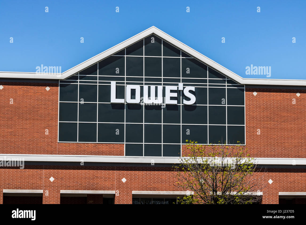 Indianapolis - Circa April 2017: Lowe's Home Improvement Warehouse. Lowe's operates retail home improvement and appliance stores in North America IV Stock Photo