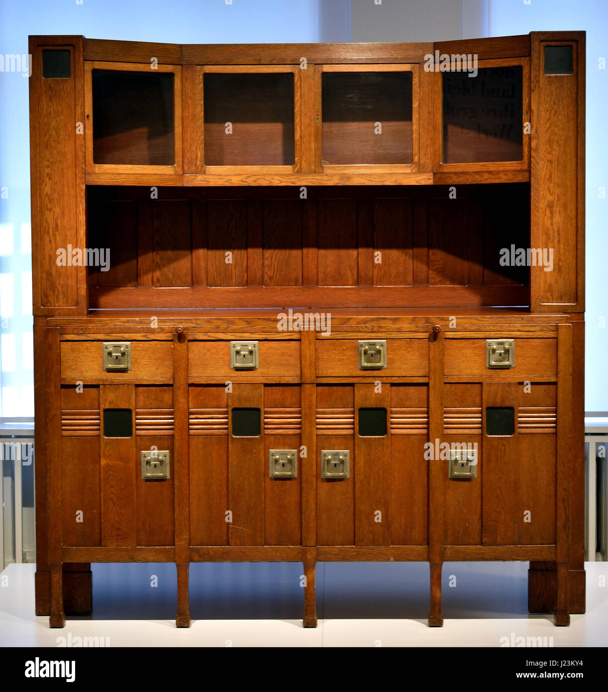 Buffet from the (Wertheim room) design Peter Behrens. Execution of furniture carpentry Anton Bluggl ( Möbelschreinerei Anton Bluggl ) , Berlin 1902 German, Germany, Stock Photo