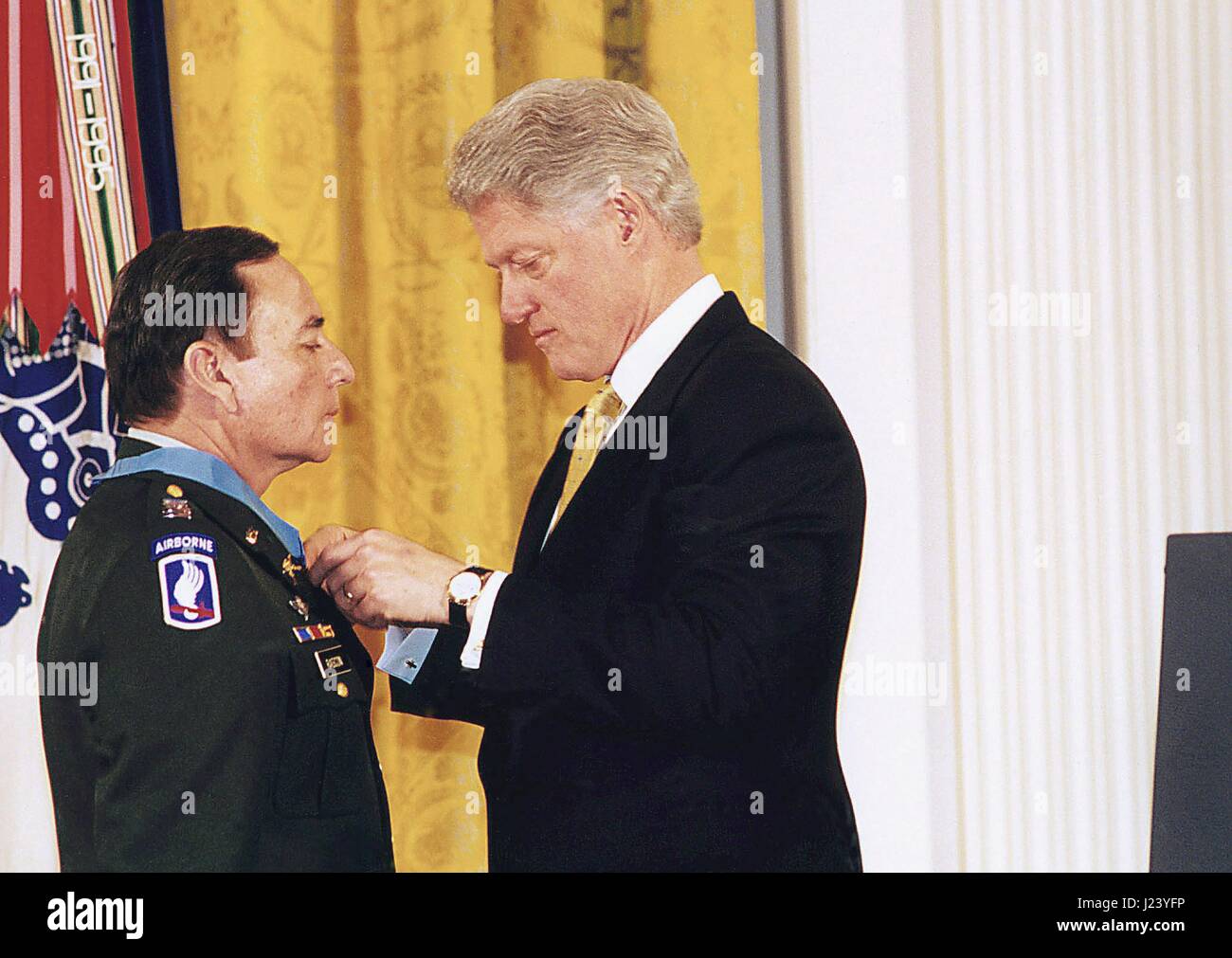 U.S. President Bill Clinton awards Vietnam War Veteran Alfred Rascon with the Medal of Honor at the Pentagon February 8, 2000 in Washington, DC.    (photo by Jerome Howard /US Army  via Planetpix) Stock Photo