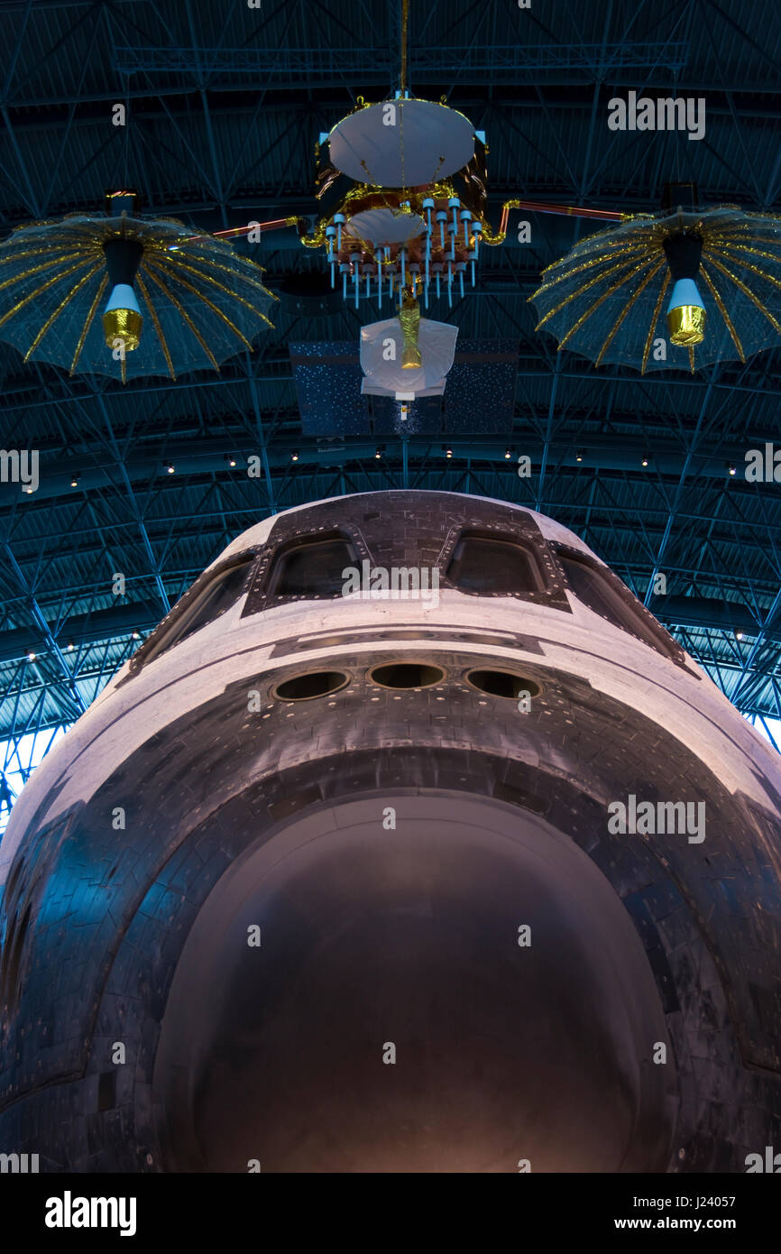 The Space Shuttle Discovery at the Steven F. Udvar-Hazy Center, the Smithsonian Nat. Air and Space Museum's annex at Dulles Int. Airport, Virginia. Stock Photo
