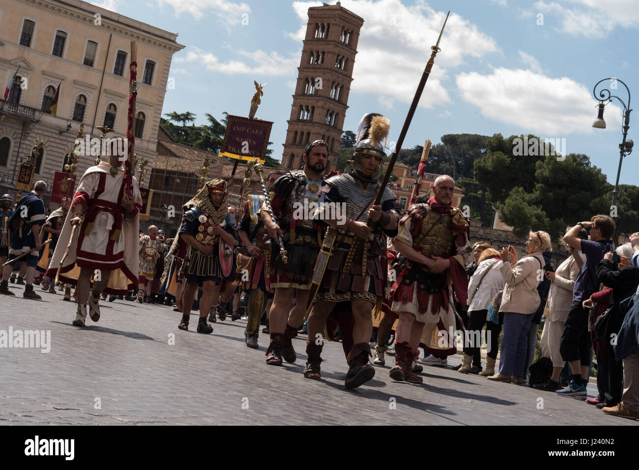 Procession Ancient Rome Rome, Italy. 23rd Apr, 2017. A historic procession took place from the ...