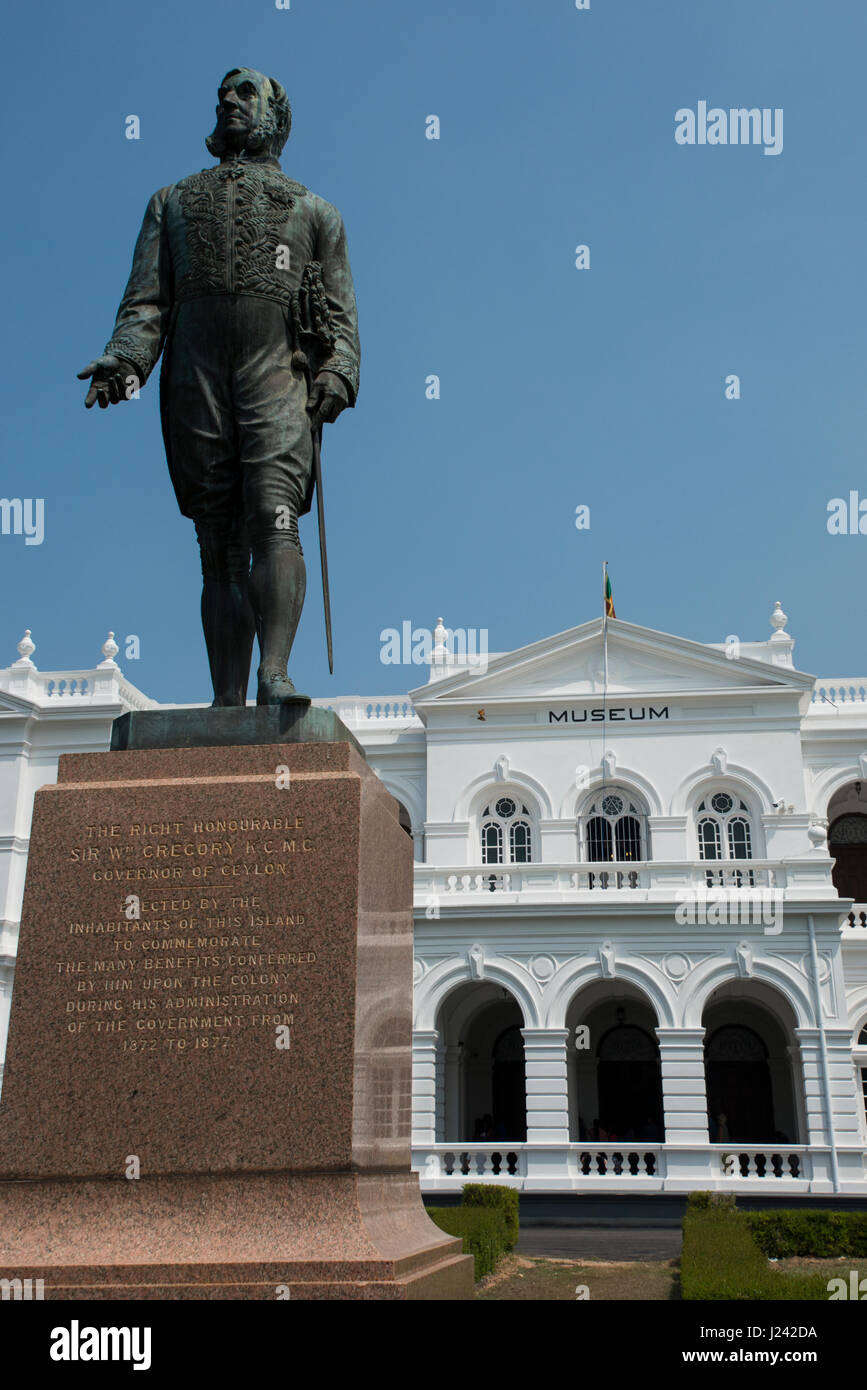 Sri Lanka, Colombo, National Museum aka Sri Lanka National Museum, largest museum in Sri Lanka. Historic museum building exterior, statue of Governor  Stock Photo