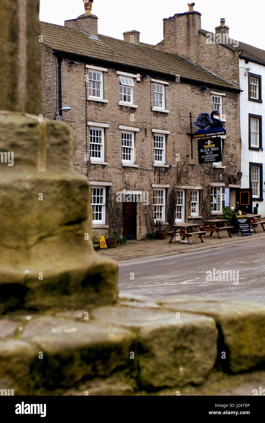 Middleham Square Middleham house hi-res stock photography and images - Alamy