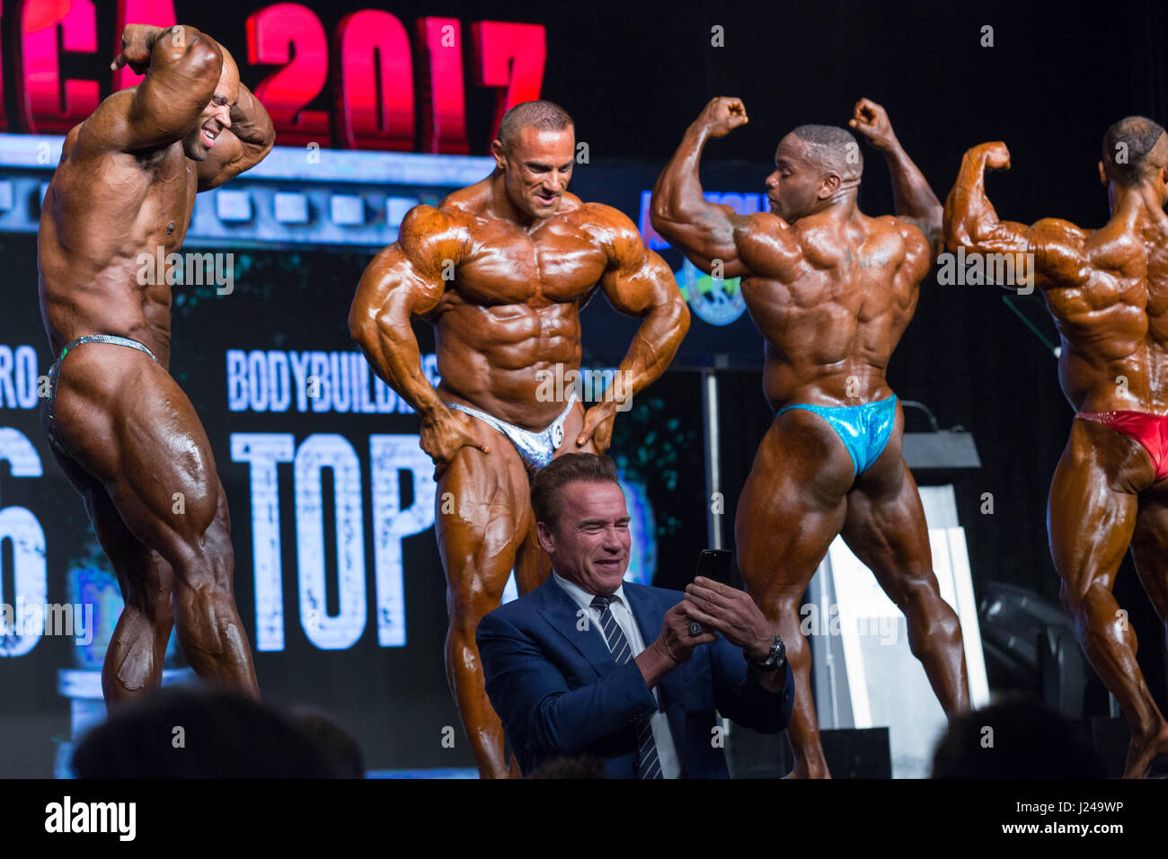 Bodybuilding bodybuilders bodybuilder contest hi-res stock photography ...
