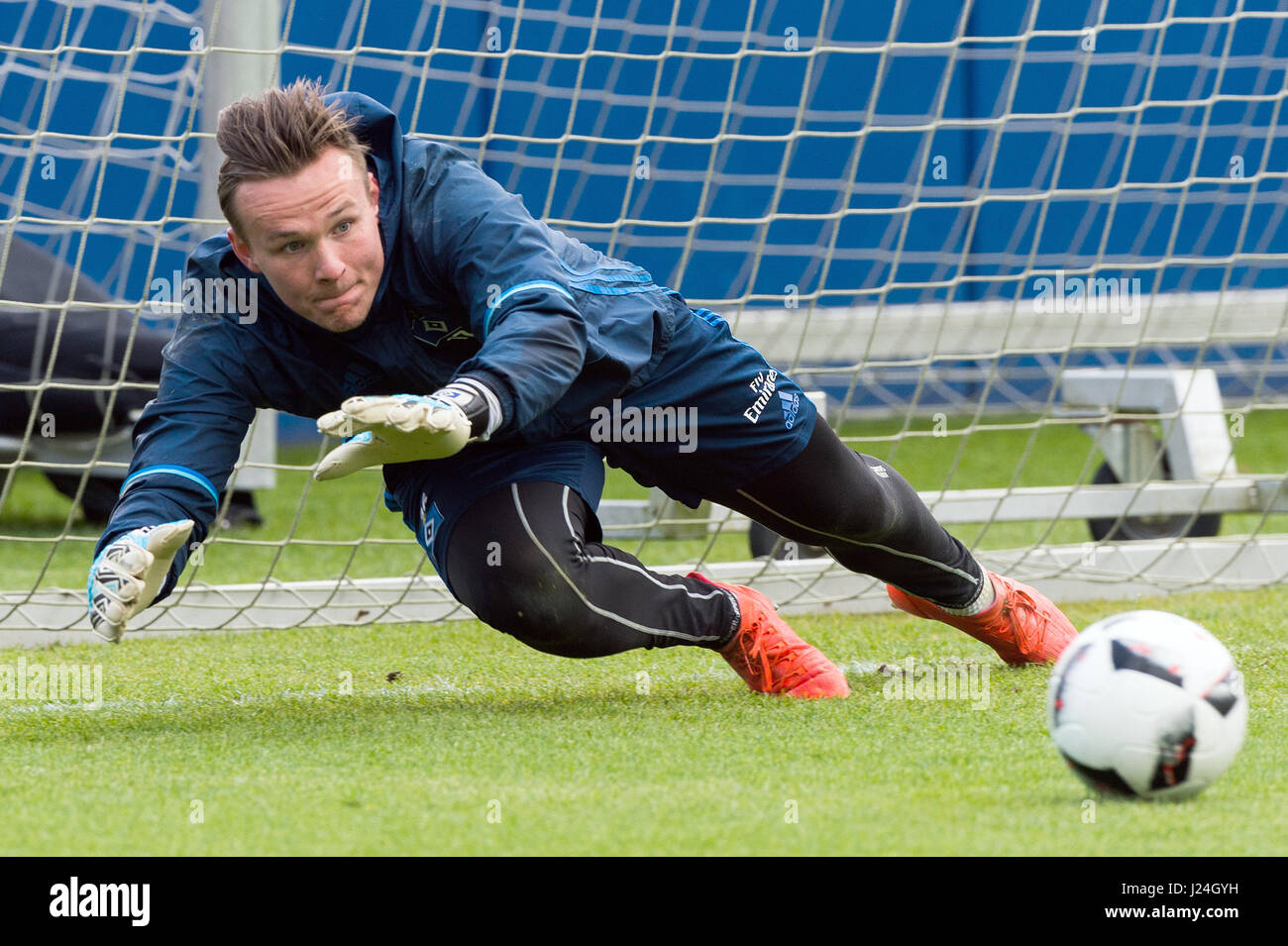Hamburg, Germany. 25th Apr, 2017. Tom Mickel, the third goalkeeper of German Bundesliga soccer club Hamburger SV, in action during a training session on the training grounds in Hamburg, Germany, 25 April 2017. After injuring his knee, it is not determined whether HSV keeper Mathenia will be able to play against Augsburg. Photo: Christophe Gateau/dpa/Alamy Live News Stock Photo
