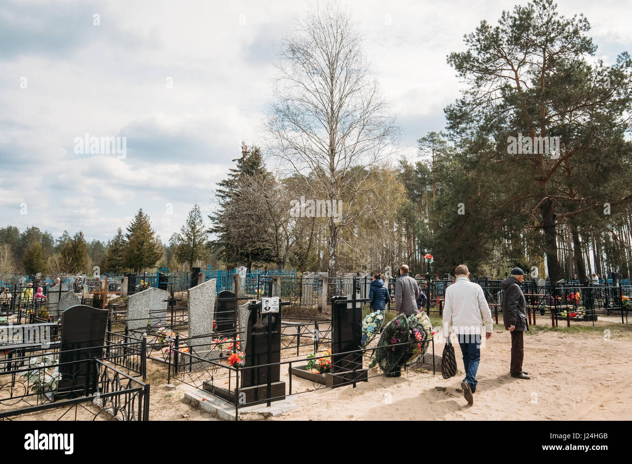 Remembering the departed and how to commemorate it Remembering the departed and how to commemorate it