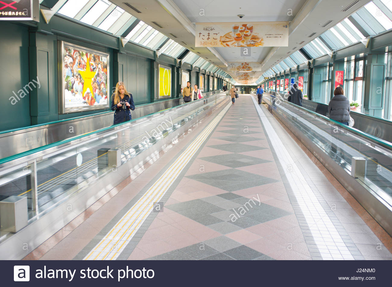 People On Moving Walkway In The Skywalk To Ebisu Station Ebisu Stock Photo Alamy People On Moving Walkway In The Skywalk To Ebisu Station Ebisu Stock Photo Alamy