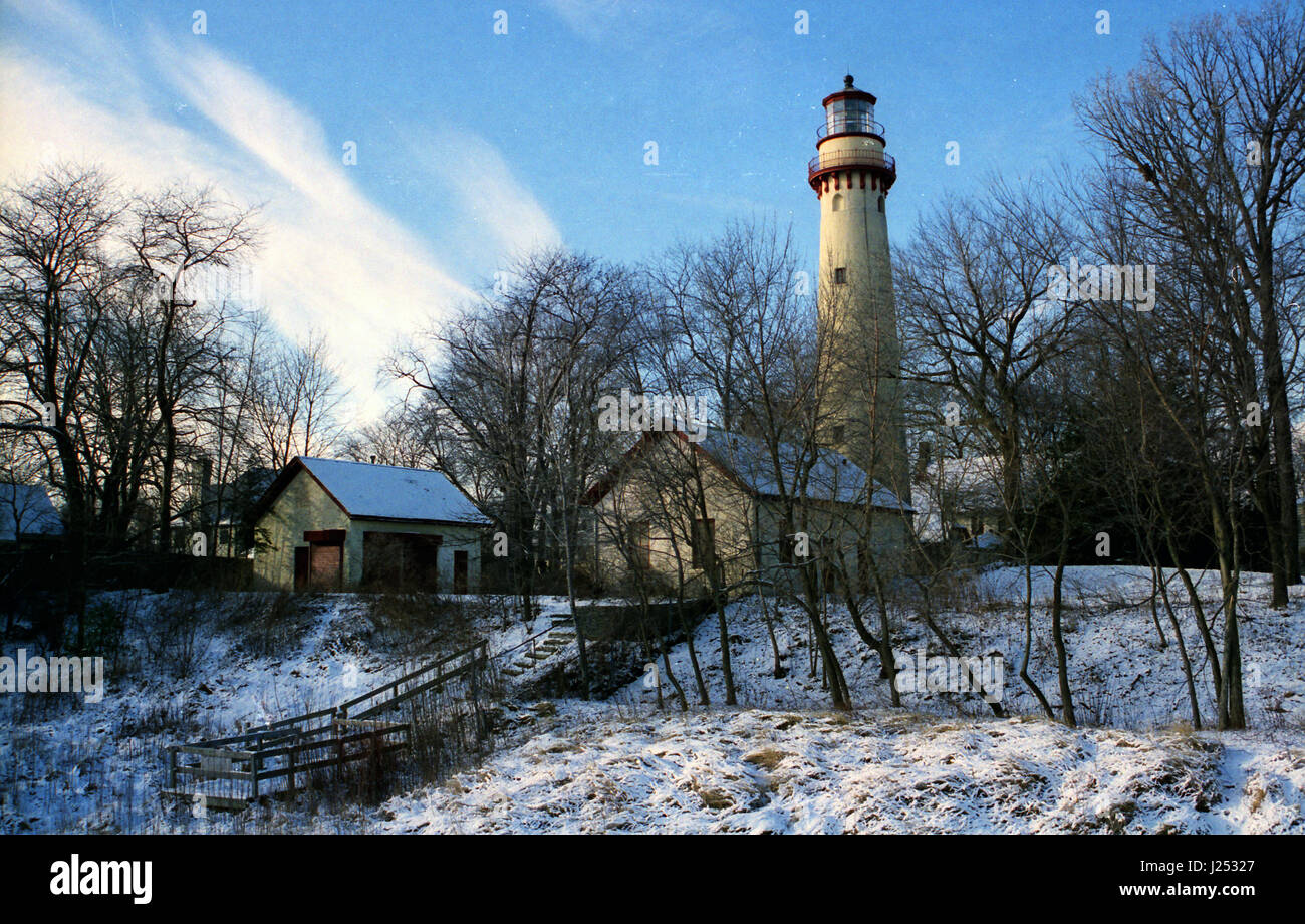 Snow Covers The Sand Dunes At The Grosse Point Lighthouse On Lake Michigan In Evanston Illinois Stock Photo Alamy