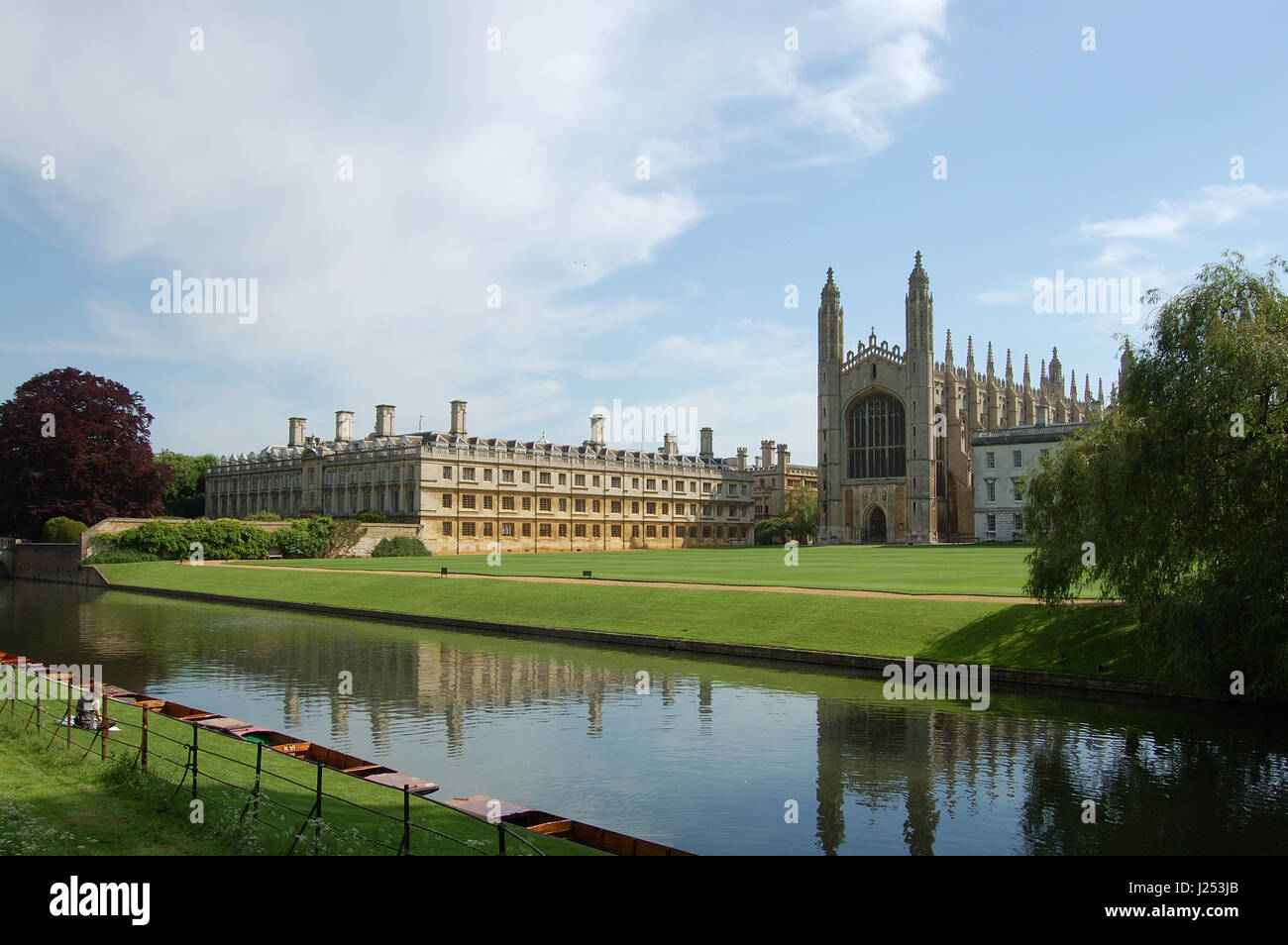 Kings College and Chapel with River Cam and punts in the foreground Stock Photo