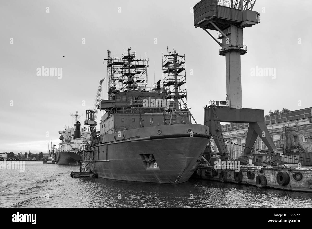 Shipping container area Black and White Stock Photos & Images - Alamy