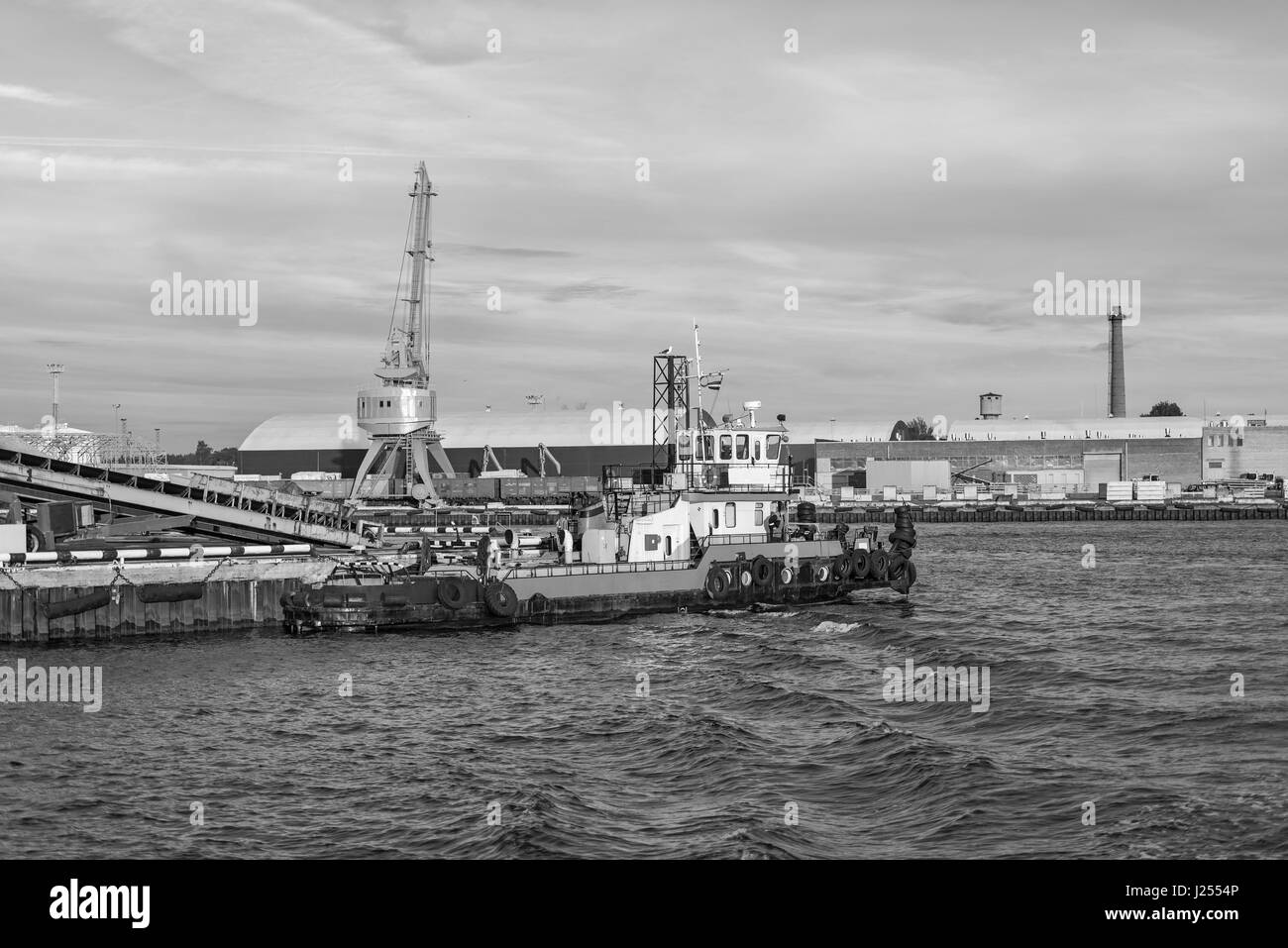 Terminal tug Black and White Stock Photos & Images - Alamy