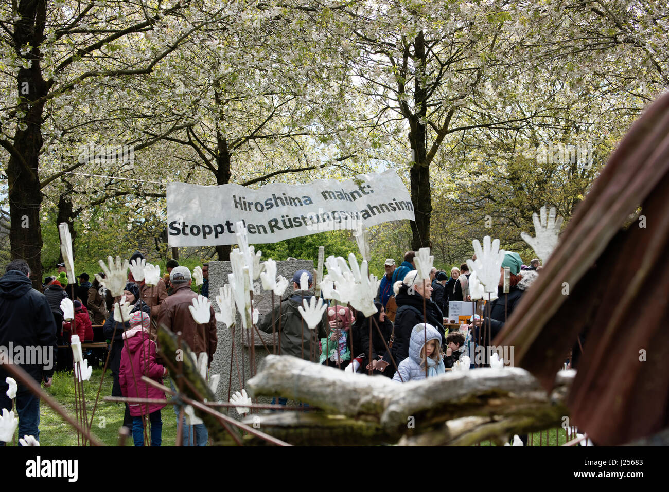 Hiroshima-das Kirschblütenfesti in Hannover Stock Photo - Alamy