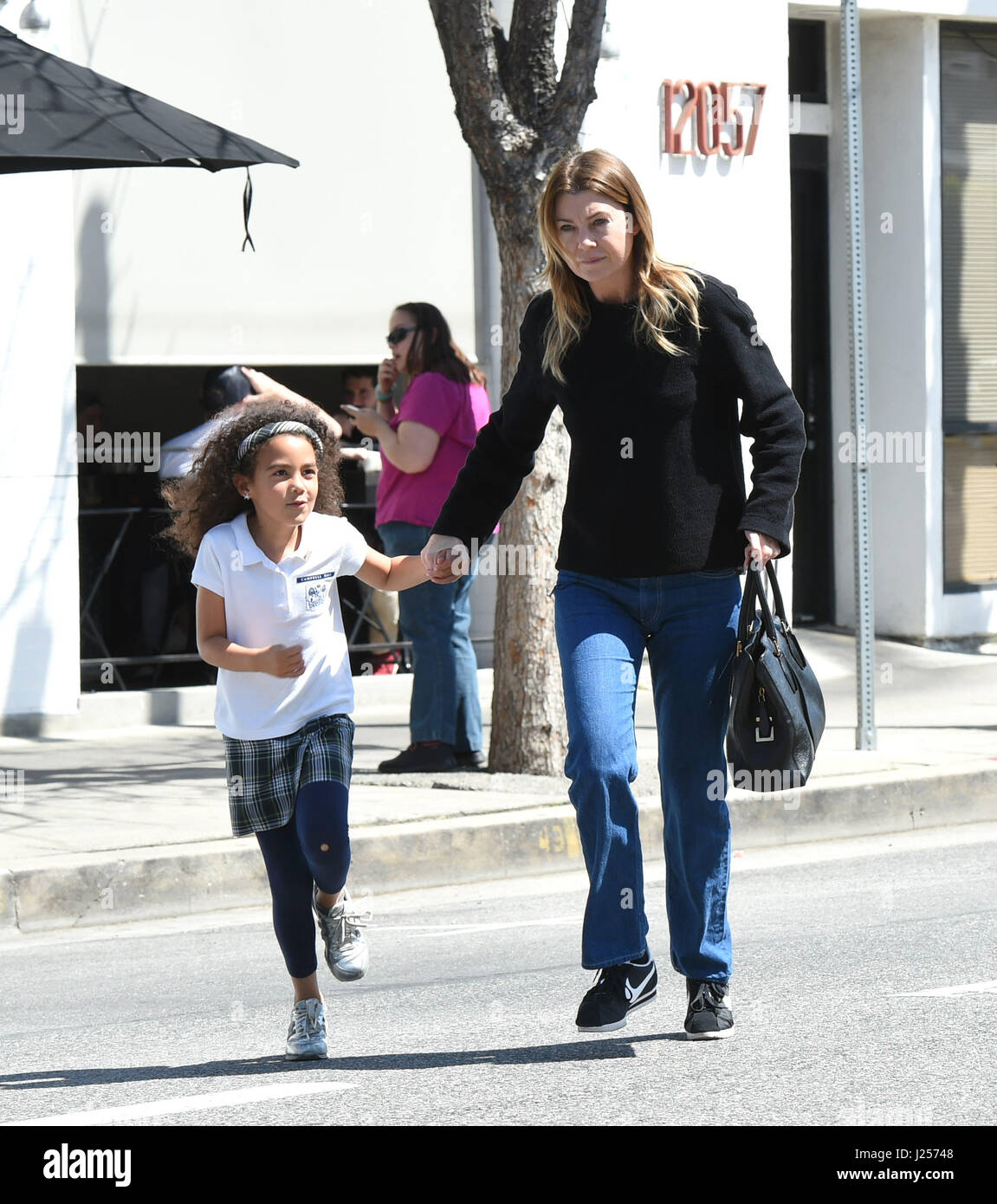 Ellen Pompeo grabs lunch with her daughter Stella Luna Pompeo Ivery(02)