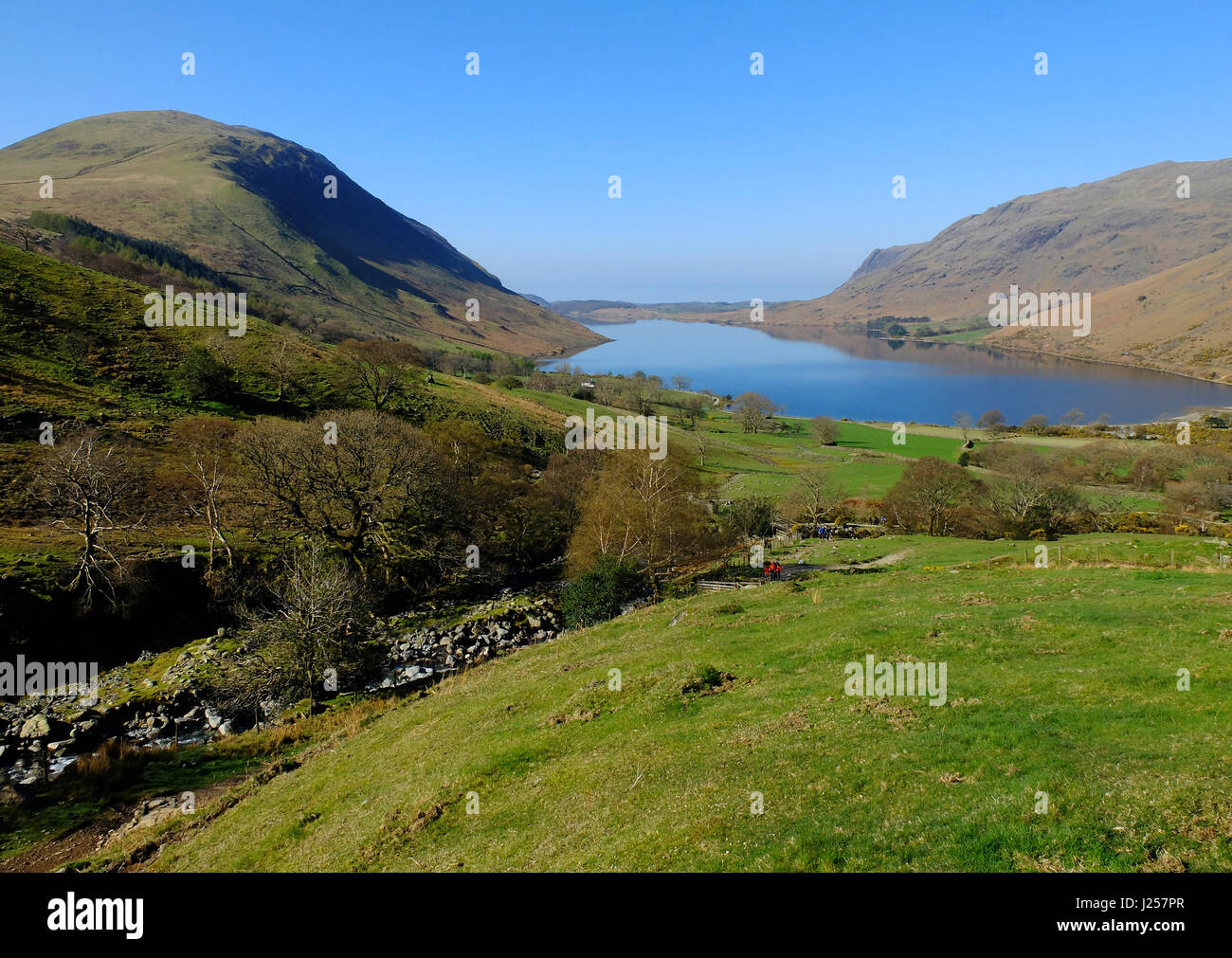 Wast Water (Wastwater) in the English Lake District, Cumbria, UK, starting point for hikes to Scafell Pike, England's highest mountain. Stock Photo