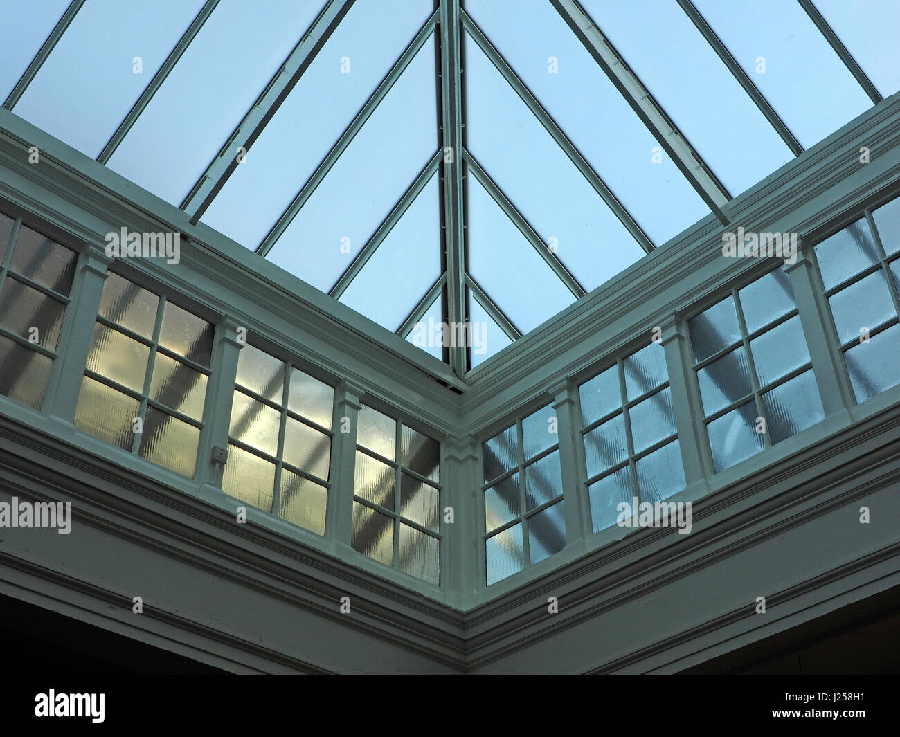 Beam ceilings hi-res stock photography and images - Alamy
