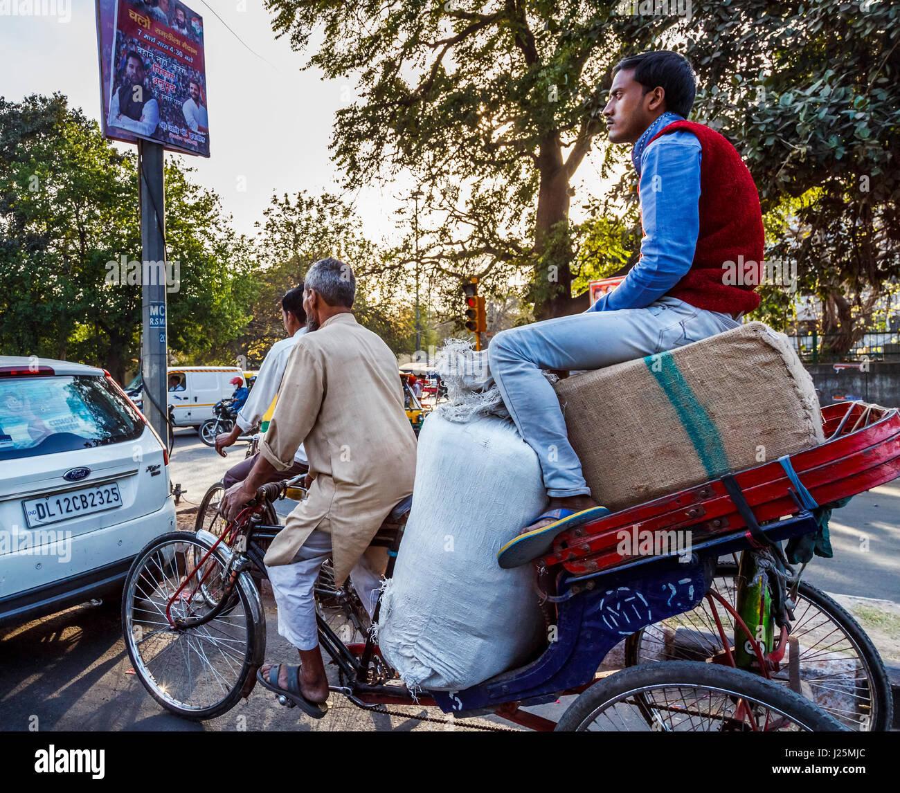 Indian tricycle rickshaw hires stock photography and images Alamy