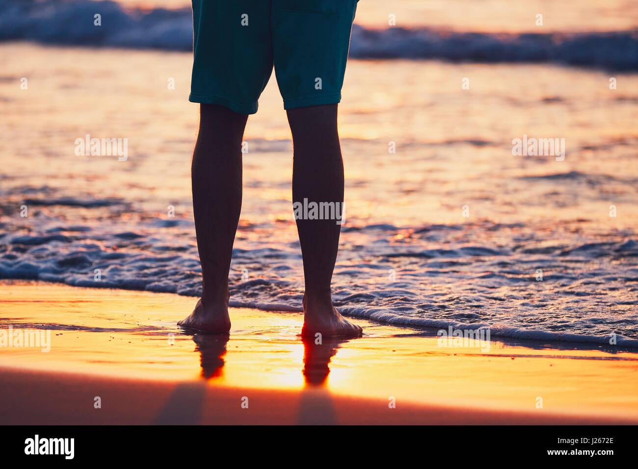 Wave vacations hi-res stock photography and images - Alamy
