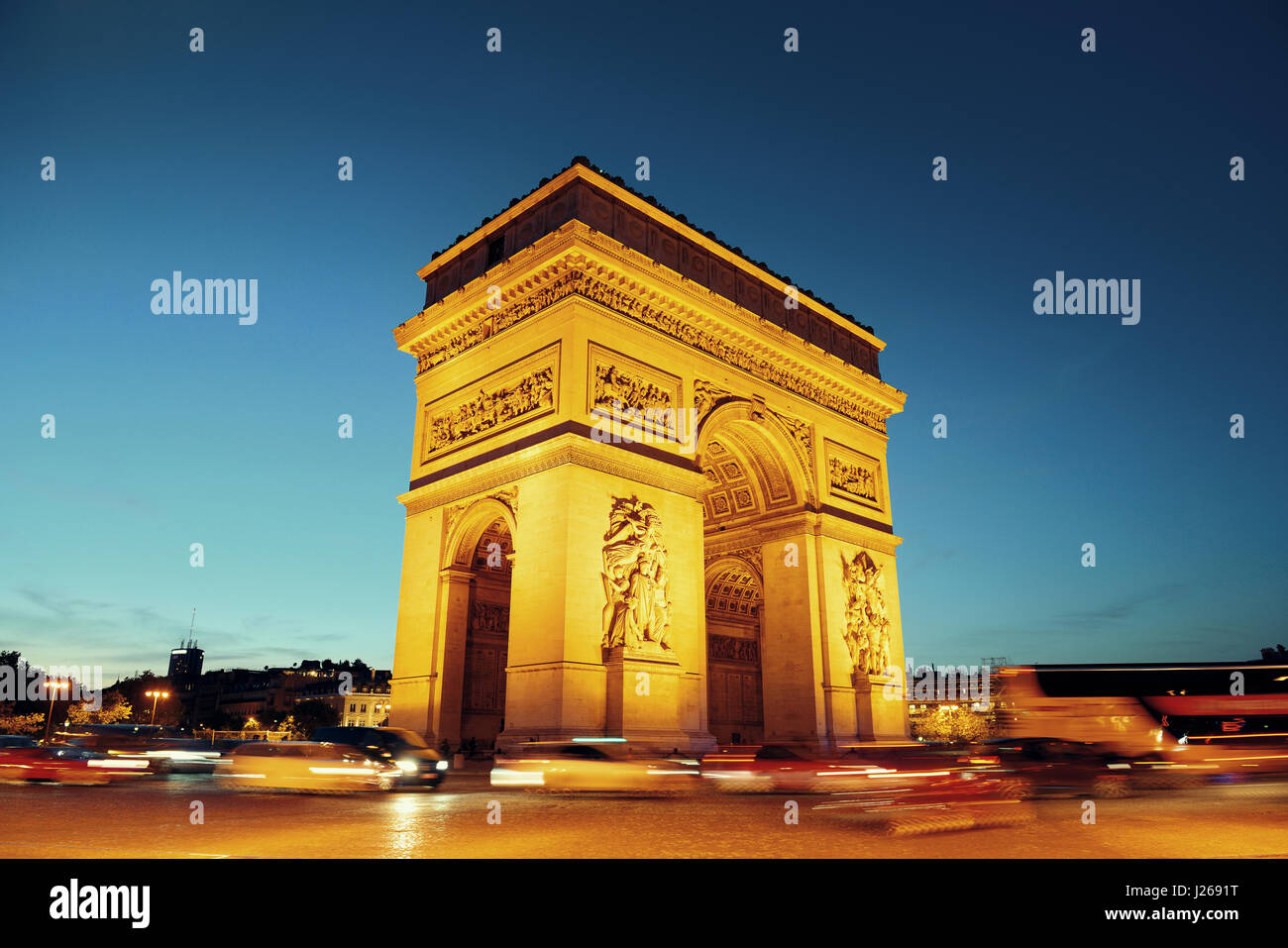 Arc de triomphe street view night paris hi-res stock photography and ...