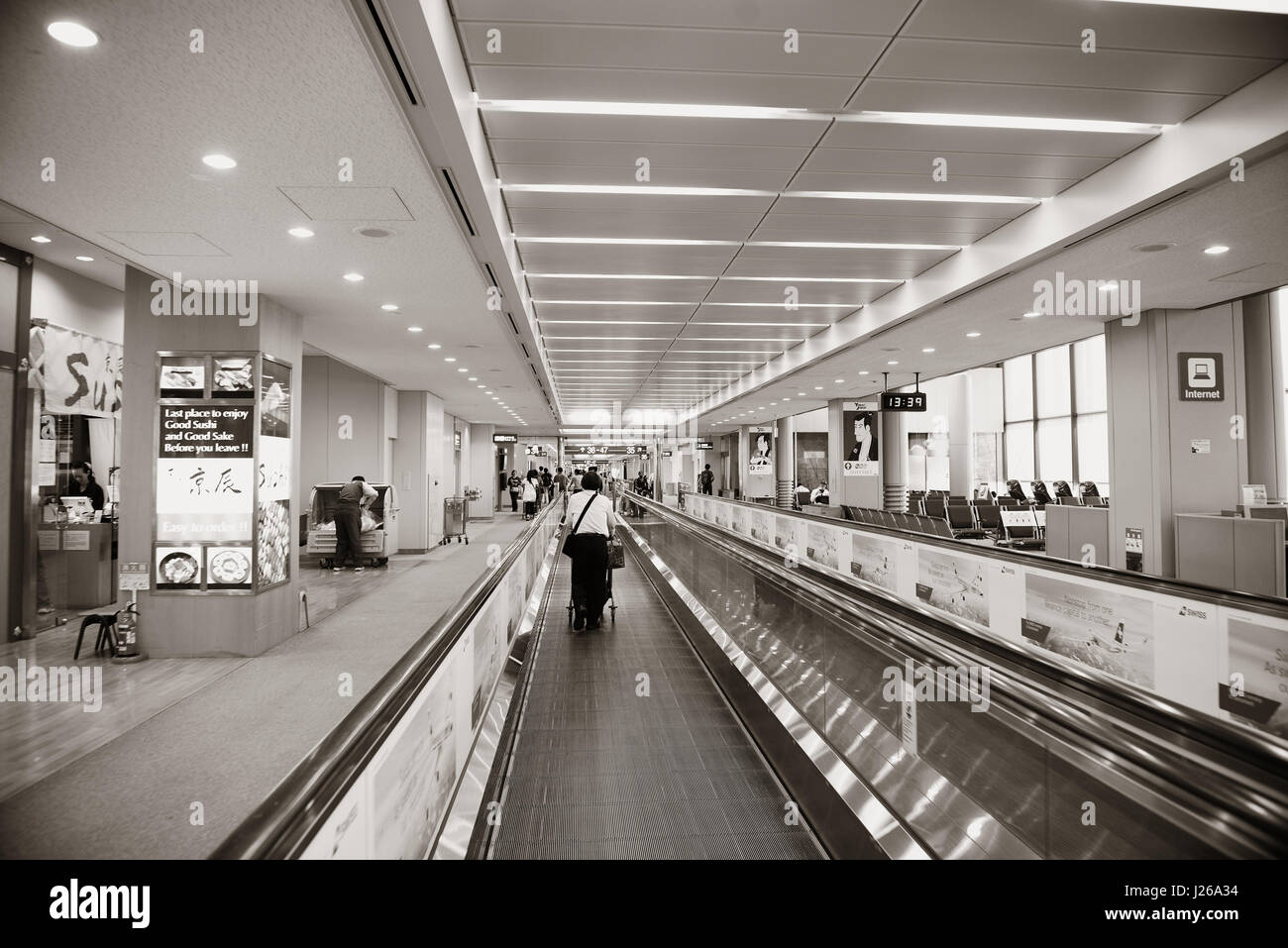 Narita airport cargo hi-res stock photography and images - Alamy