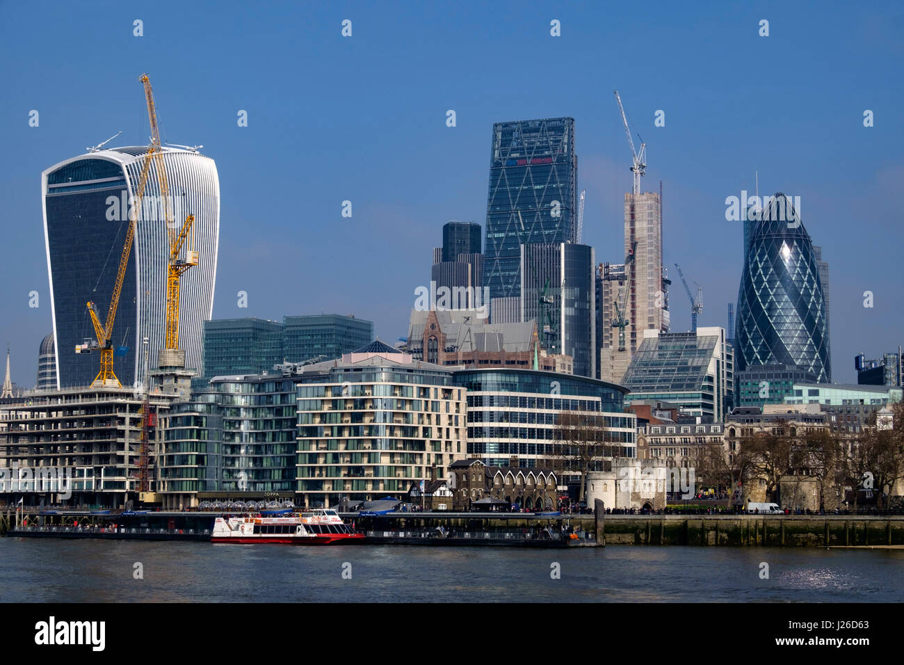 Highrise glass skyscraper buildings skyline hi-res stock photography ...