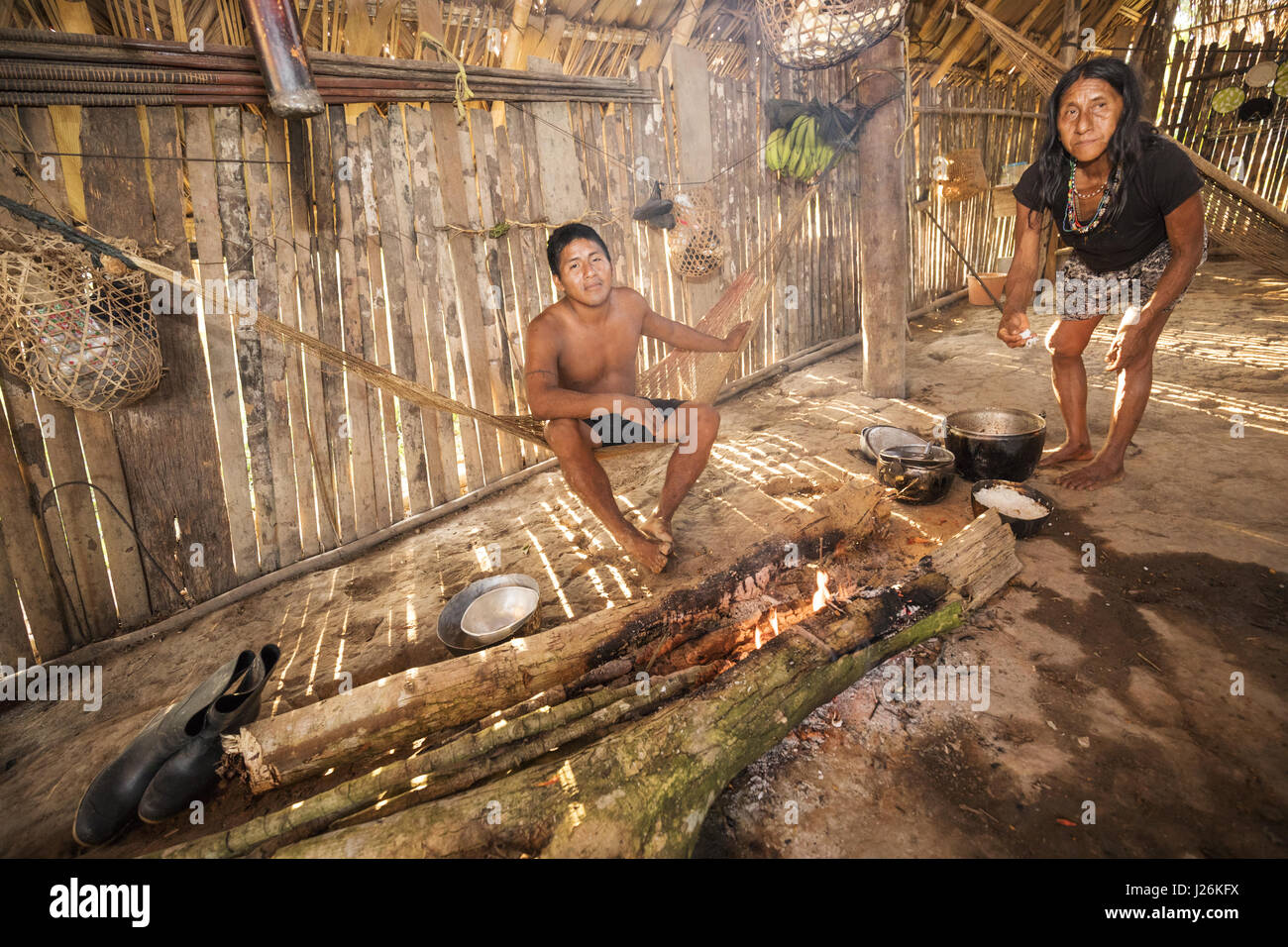 Huaorani Indians Hi res Stock Photography And Images Alamy huaorani-indians-hi-res-stock-photography-and-images-alamy