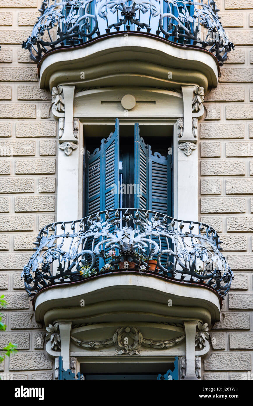 Facade of a house in Barcelona, Spain Stock Photo Alamy