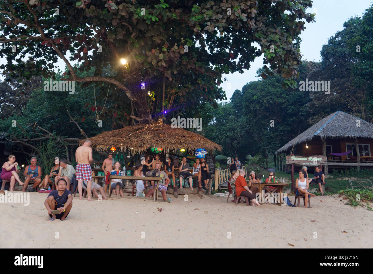 Banana Resort, Beach bar, Buffallo Bay, Ao Khao Kwai,   sunset, Happy Hour, Cocktail Bar, Koh Phayam, Thailand Stock Photo
