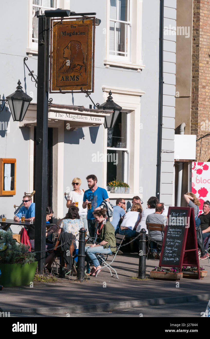 Magdalen arms uk hires stock photography and images Alamy