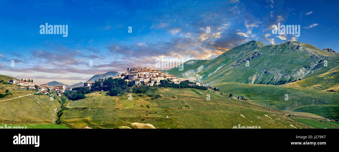 The hill town  of Castelluccio di Norcia, Parco Nazionale dei Monti Sibillini ,  Apennine Mountains,  Umbria, Italy. Stock Photo