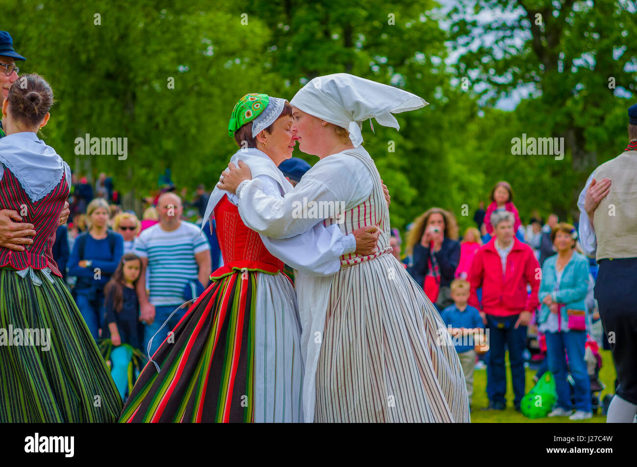 Dancing around the maypole in Midsummer, Gothemburg, Sweden Stock Photo