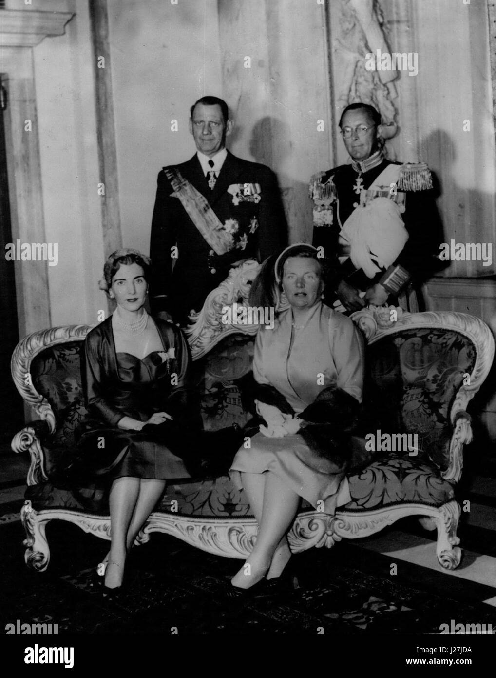 Apr. 26, 1954 - Danish Royal visit to the Netherlands.: King Frederik and Queen Ingrid of Denmark, have arrived in Holland on a three-day State visit. They were met on their arrival by Queen Juliana and Prince Bernhard and driven to the Royal Palace in Amsterdam. Photo shows a picture taken in the Royal Palace of King Frederik and Queen Ingrid with their hosts Queen Juliana and Prince Bernhard. (Credit Image: © Keystone Press Agency/Keystone USA via ZUMAPRESS.com) Stock Photo