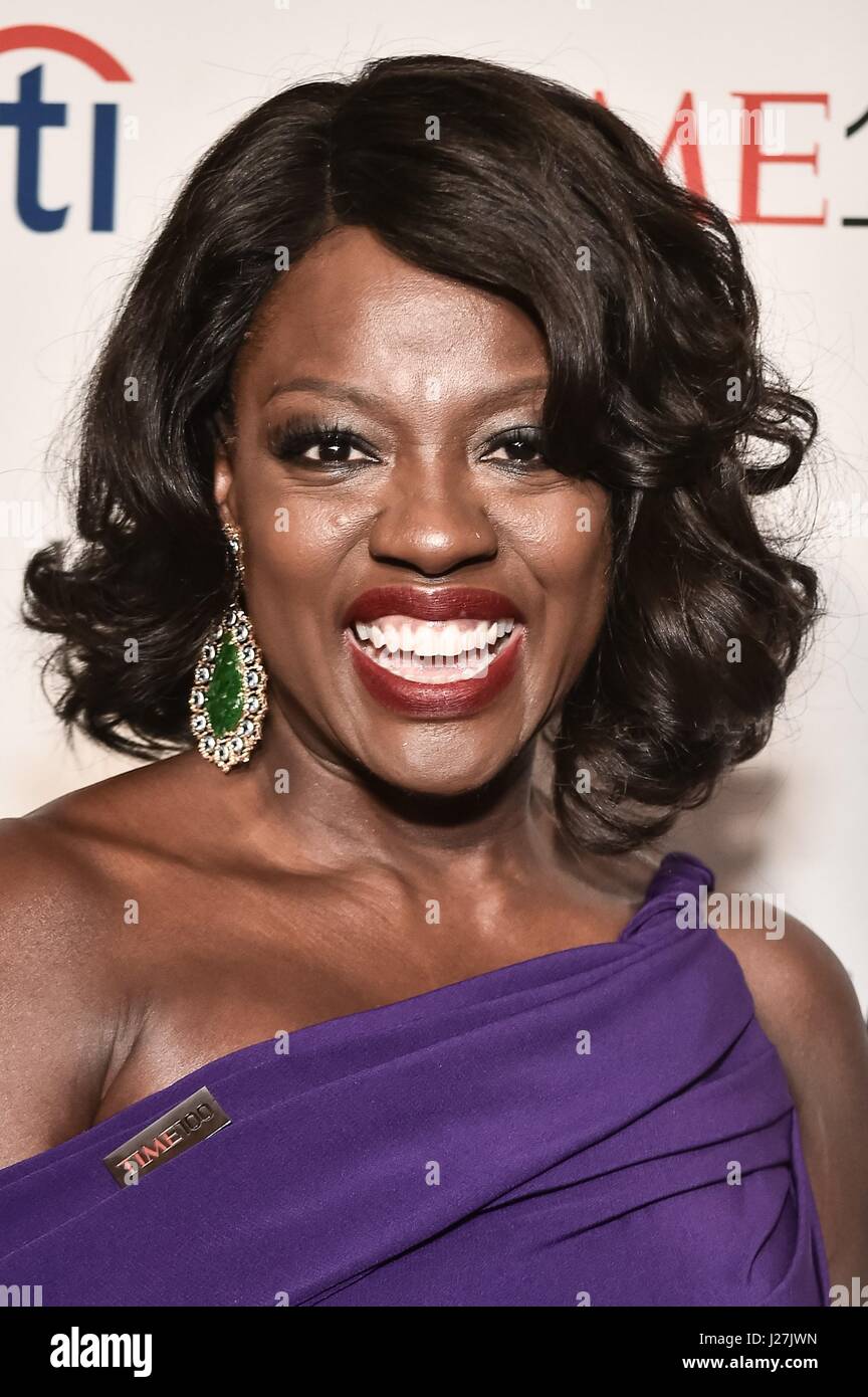 New York, NY, USA. 25th Apr, 2017. Viola Davis at arrivals for TIME 100 Gala Dinner 2017, Jazz at Lincoln Center's Frederick P. Rose Hall, New York, NY April 25, 2017. Credit: Steven Ferdman/Everett Collection/Alamy Live News Stock Photo
