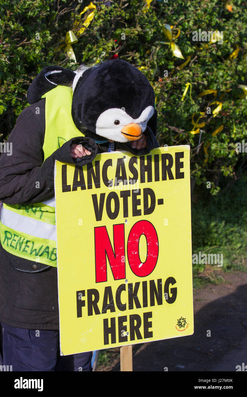Westby-By-Plumpton, Blackpool, UK. 26th Apr, 2017. Fracking the Fylde ...
