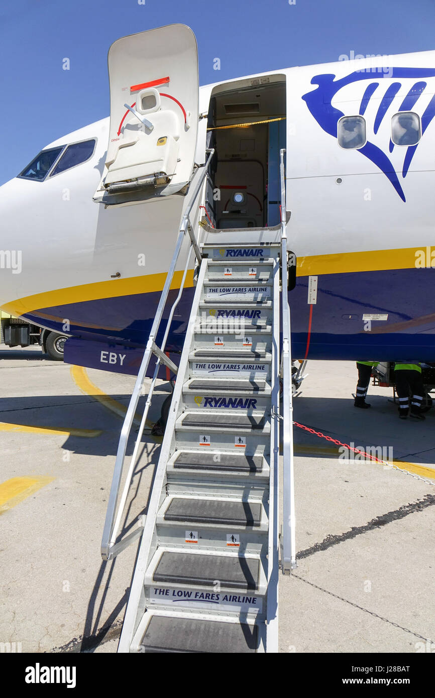 Ryanair Boeing 737 at London Stansted airport Stock Photo Alamy
