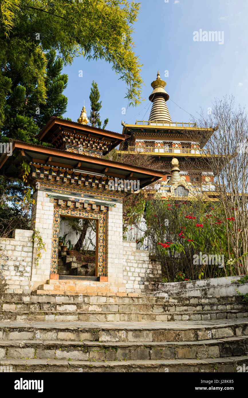 Khamsum Yulley Namgyal Chorten stands out on a beautiful ridge above the Punakha valley (Bhutan) Stock Photo