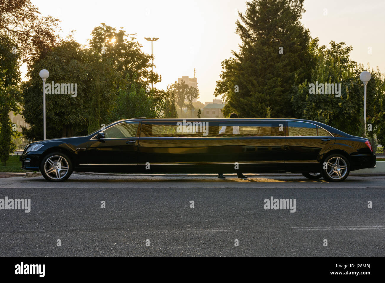 Uzbekistan, Tashkent, luxury limousine Stock Photo Alamy