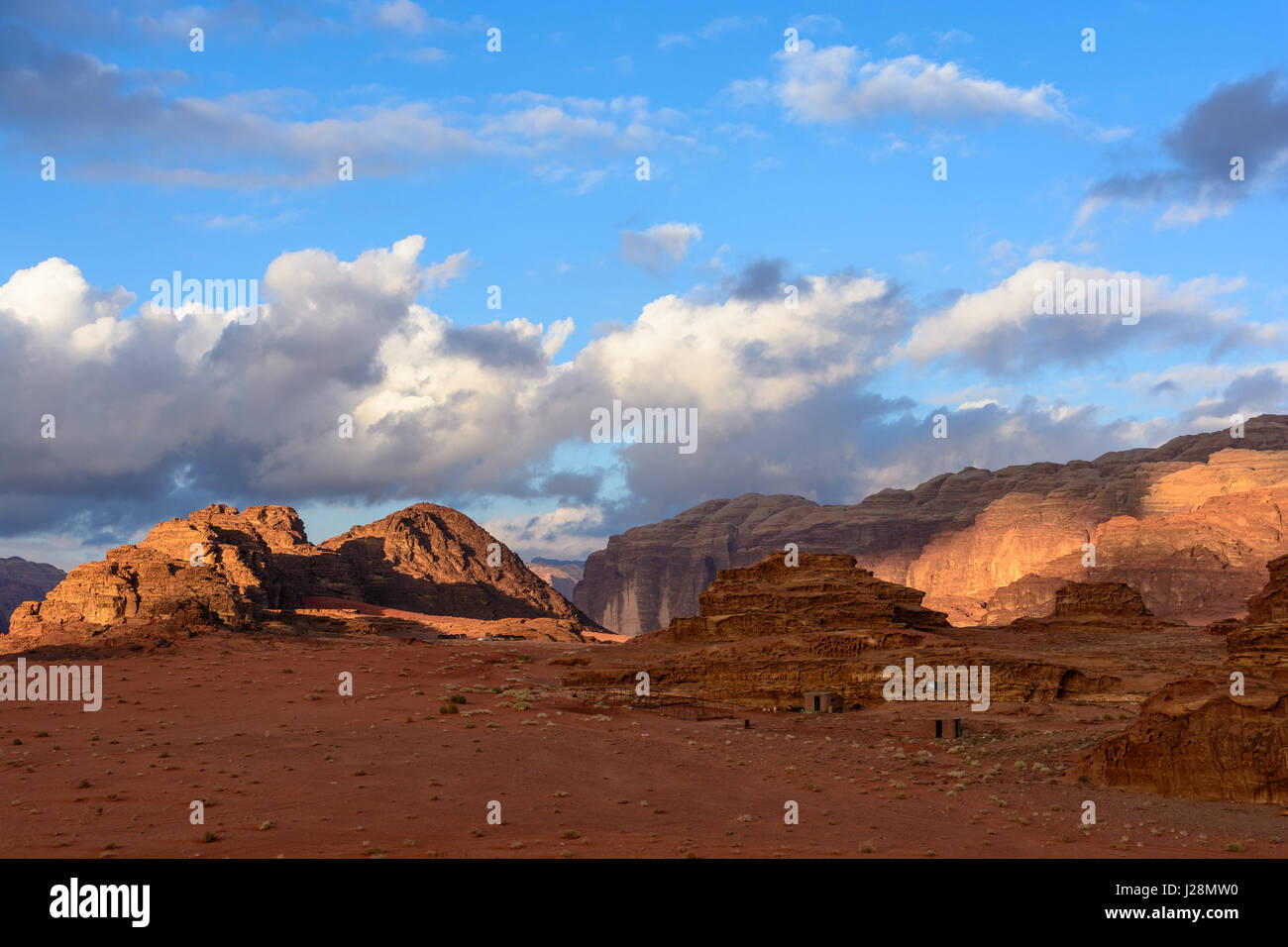 Jordan, Aqaba Gouvernement, Wadi Rum, a desert high plateau in South Jordan. UNESCO World Natural Heritage. Location of the film 'Lawrence of Arabia' Stock Photo